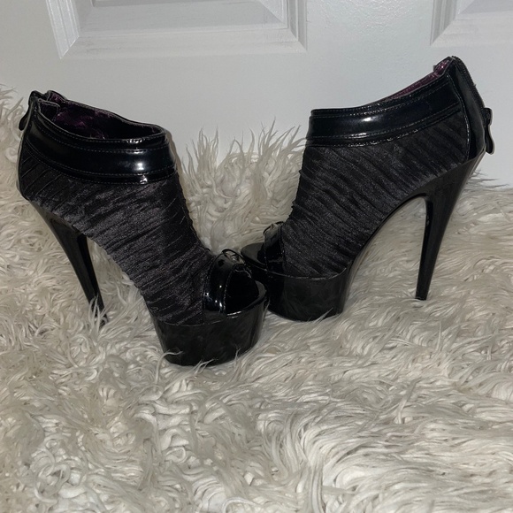 Ellie E-609-Somi 6" sexy peep-toe bootie w/ black satin ruching platform Size 5 - Picture 1 of 7